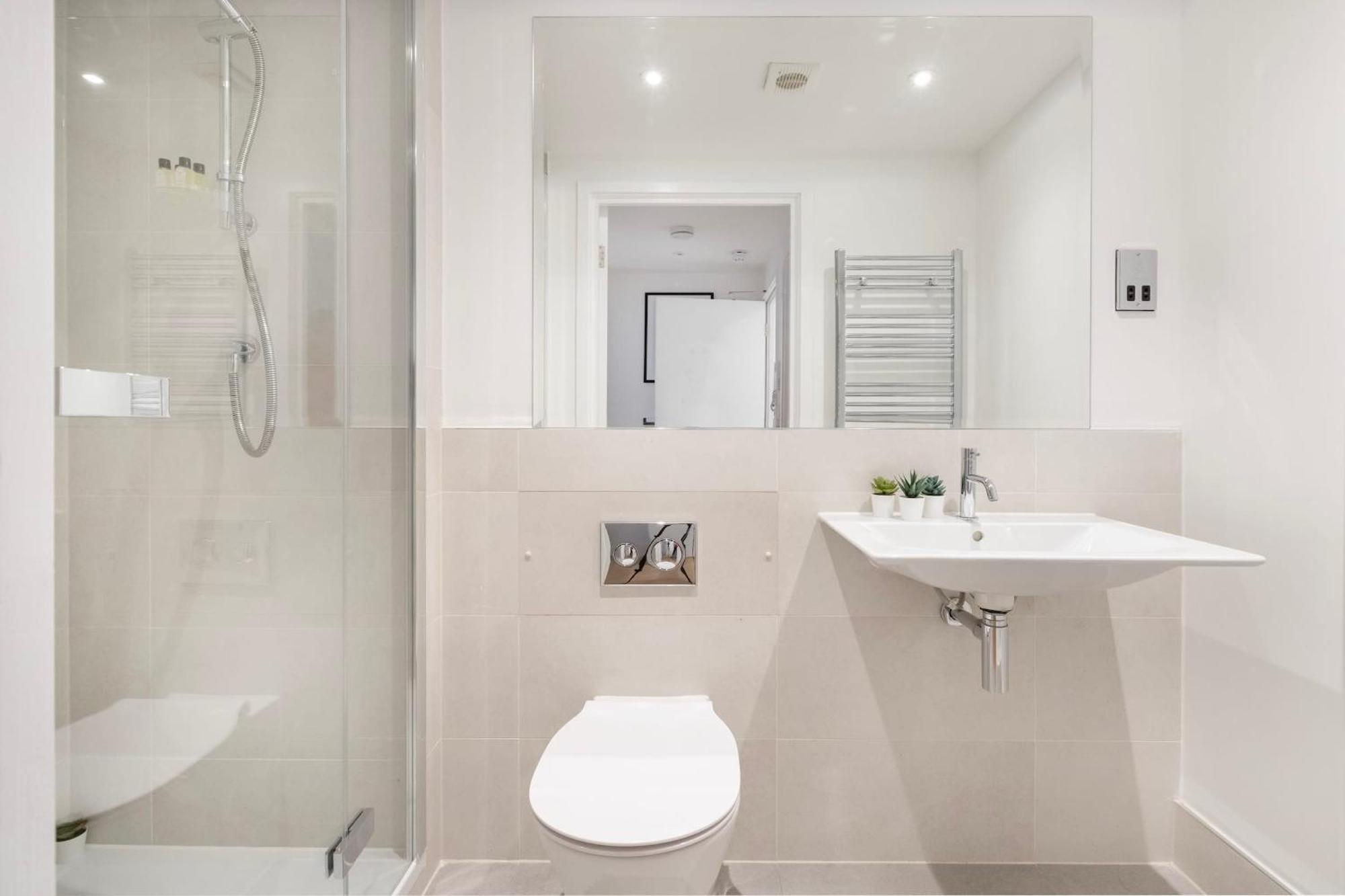 Fitzrovia With Balcony - Cityapartmentstay Londyn Zewnętrze zdjęcie