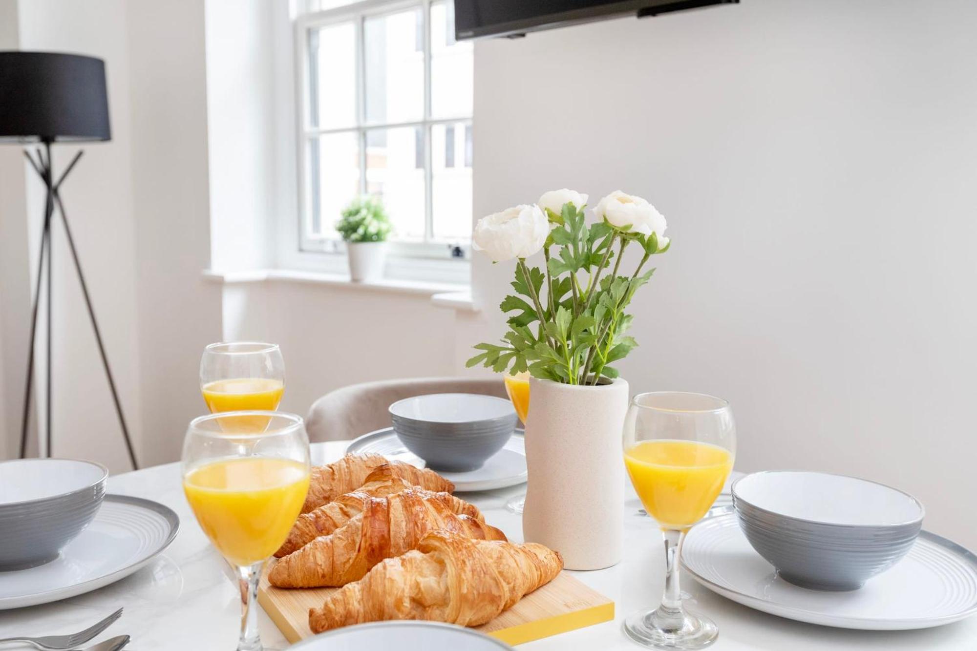 Fitzrovia With Balcony - Cityapartmentstay Londyn Zewnętrze zdjęcie