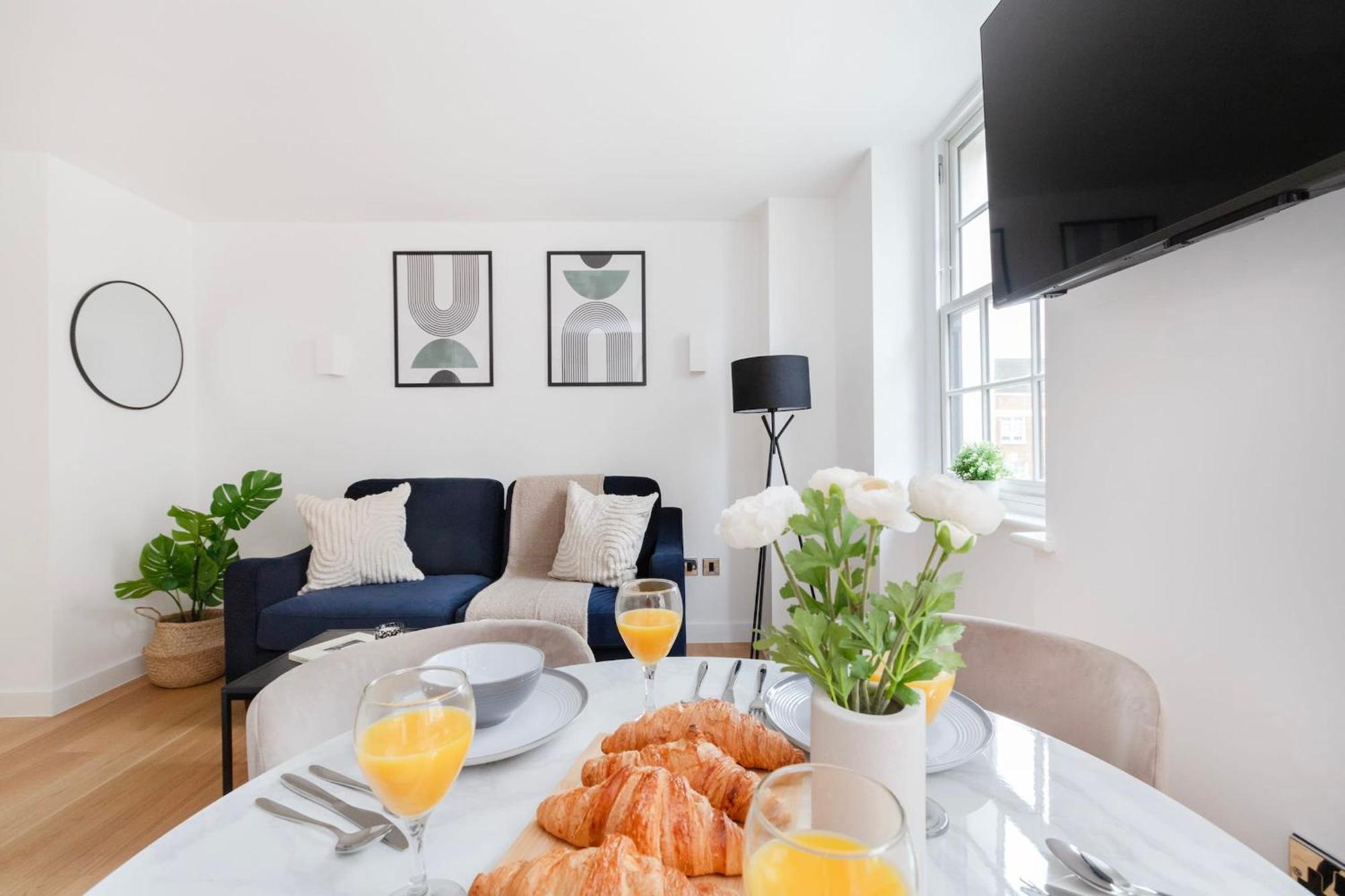 Fitzrovia With Balcony - Cityapartmentstay Londyn Zewnętrze zdjęcie